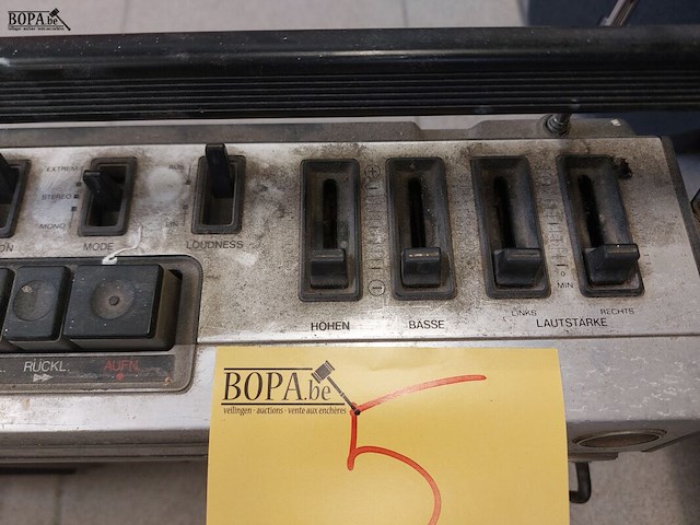 Lot 5 - radio sanwa 7065a - afbeelding 2 van  4