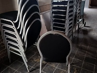 Lot 5 - stapelbare stoelen - 24 stuks - afbeelding 2 van  3