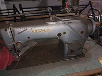 Lot 5 - tafel met naaimachine - afbeelding 2 van  4