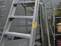 Lot 5 - trapladder 8 treden - afbeelding 4 van  4