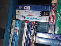 Lot 5 - videocassettes en dvd’s. 2 bakken - afbeelding 3 van  5