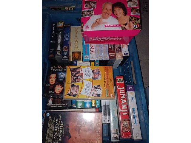 Lot 5 - videocassettes en dvd’s. 2 bakken - afbeelding 4 van  5