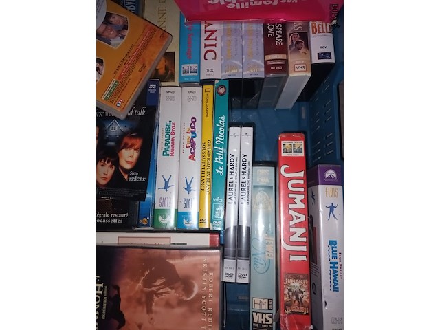 Lot 5 - videocassettes en dvd’s. 2 bakken - afbeelding 5 van  5