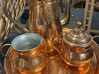 Lot 5 - vintage koperen koffieset - afbeelding 2 van  3