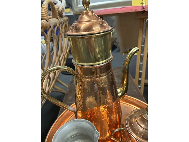 Lot 5 - vintage koperen koffieset - afbeelding 3 van  3