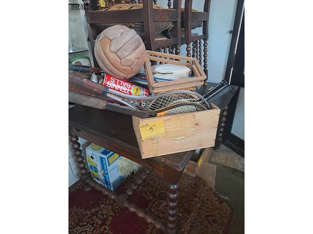 Lot 5 - vintage sportartikelen - afbeelding 1 van  7