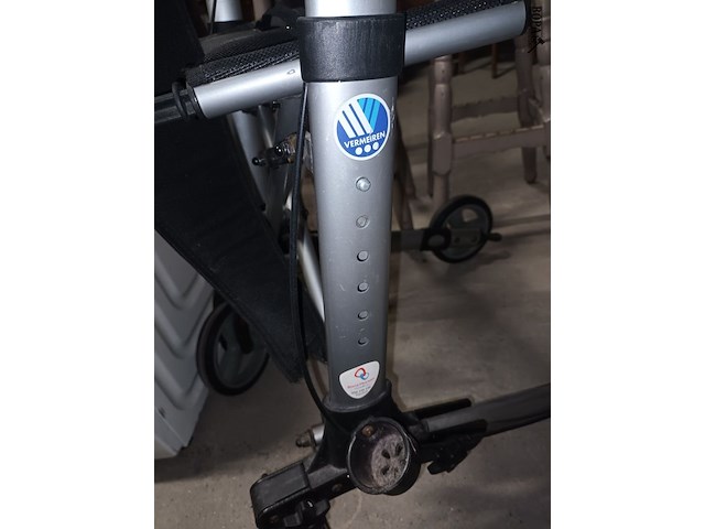 Lot 5 - vouwbare rollator vermeiren - afbeelding 3 van  4