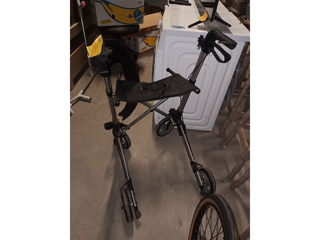 Lot 5 - vouwbare rollator vermeiren - afbeelding 4 van  4