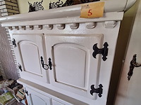 Lot 5 - witte houten kast