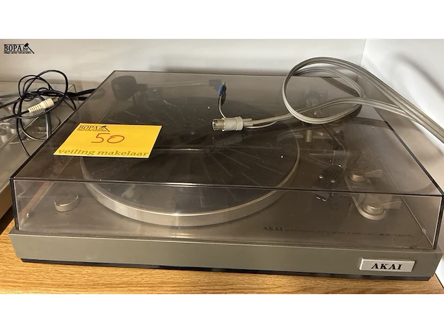 Lot 50 - akai platenspeler - afbeelding 1 van  3
