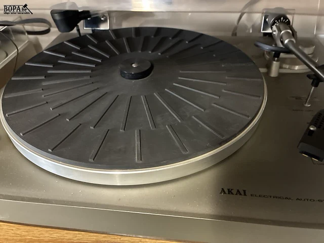 Lot 50 - akai platenspeler - afbeelding 3 van  3