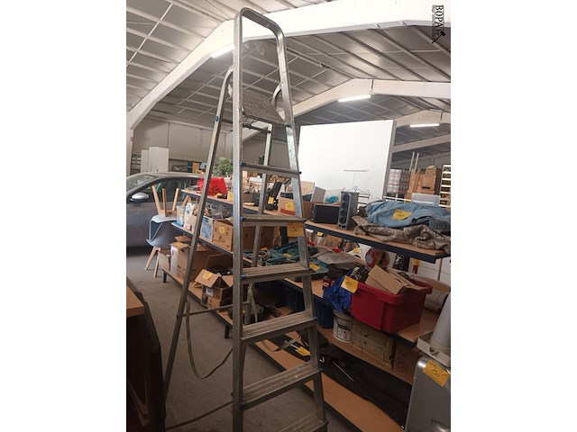 Lot 50 - aluminium trapladder - afbeelding 2 van  2