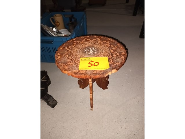 Lot 50 - bijzettafeltje - afbeelding 1 van  2