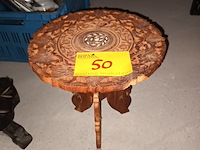Lot 50 - bijzettafeltje - afbeelding 1 van  2