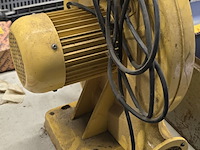 Lot 50 - blower springkasteel - afbeelding 2 van  2