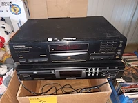 Lot 50 - cd player. 2 stuks