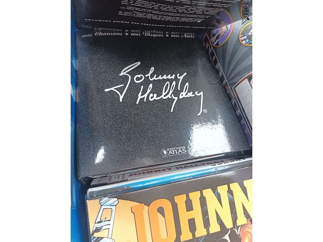Lot 50 - cd speler en boeken hallyday - afbeelding 5 van  6