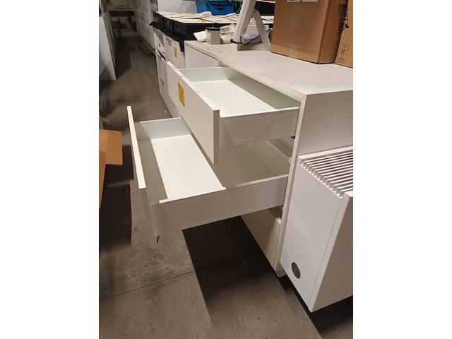Lot 50 - dubbelzijdige ladekast blum - afbeelding 2 van  4
