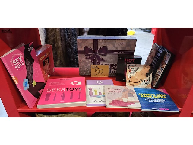 Lot 50 - erotisch lot, boeken, dvd's... - afbeelding 1 van  7