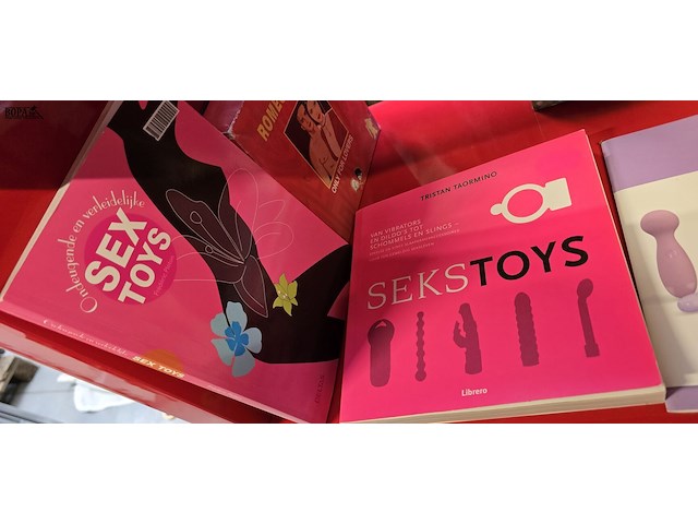 Lot 50 - erotisch lot, boeken, dvd's... - afbeelding 2 van  7