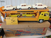 Lot 50 - gozan autotransportwagen - afbeelding 1 van  6