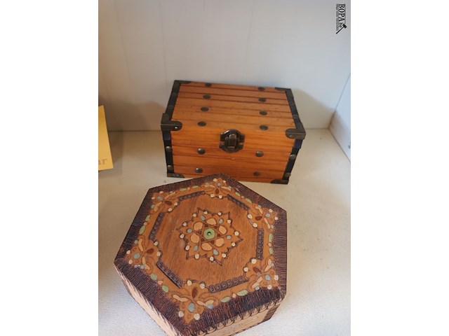 Lot 50 - houten kistjes. 4 stuks - afbeelding 4 van  5