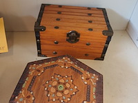 Lot 50 - houten kistjes. 4 stuks - afbeelding 4 van  5