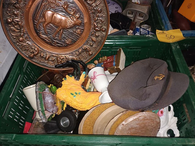 Lot 50 - huisraad en decoratie. 6 bakken - afbeelding 7 van  8