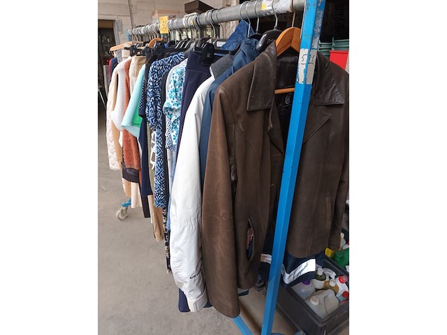 Lot 50 - kledij. 50 stuks - afbeelding 2 van  5