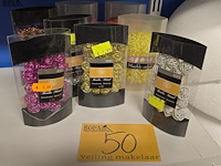 Lot 50 - knutselsetjes nieuw 8 doosjes - afbeelding 1 van  3