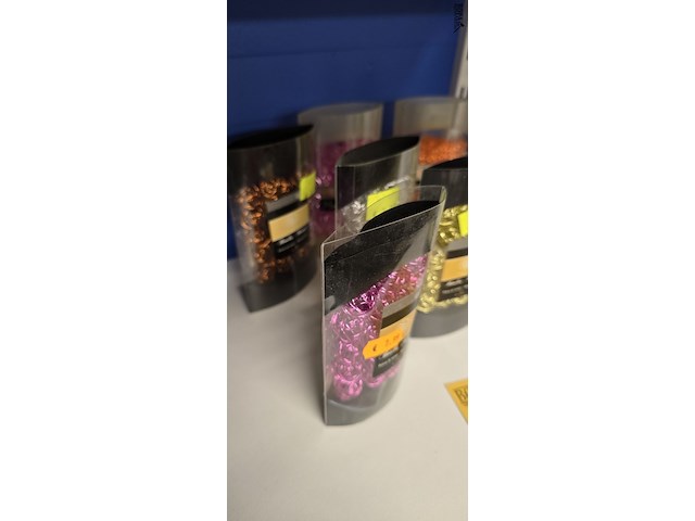 Lot 50 - knutselsetjes nieuw 8 doosjes - afbeelding 2 van  3