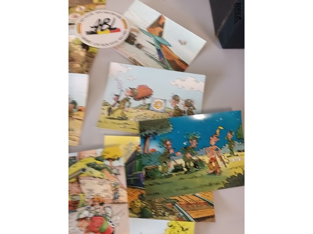 Lot 50 - leger items. 27 stuks - afbeelding 2 van  7