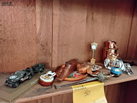 Lot 50 - miniatuur voorwerpen allerlei oa. jeep willys - afbeelding 1 van  6