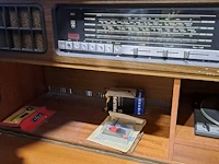 Lot 50 - muziekmeubel vintage grundig radiomodel '60 ingebouwde plate - afbeelding 6 van  8