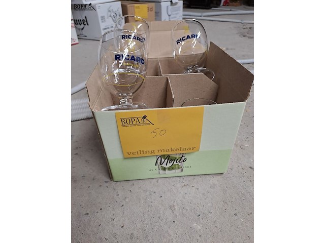 Lot 50 - ricard glazen - afbeelding 1 van  1