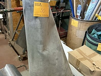 Lot 50 - rol dakbekleding circa 5 meter - geotextiel gronddoek rubber - afbeelding 1 van  3