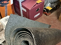Lot 50 - rol dakbekleding circa 5 meter - geotextiel gronddoek rubber - afbeelding 3 van  3