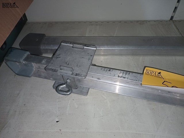 Lot 50 - stabilisator voor ladder - afbeelding 2 van  3