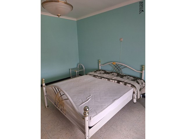 Lot 50 - tweepersoonsbed - afbeelding 1 van  2