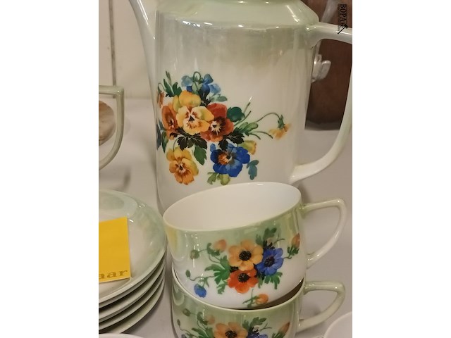 Lot 50 - victoria koffieservies. 23 stuks - afbeelding 2 van  5