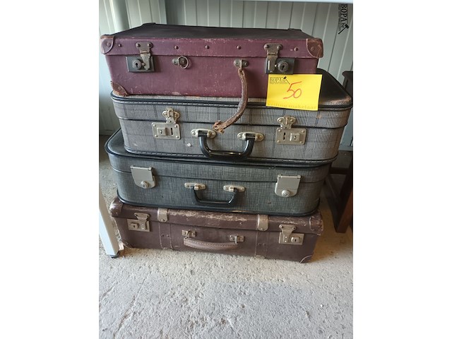 Lot 50 - vintage reiskoffers. 4 stuks - afbeelding 4 van  4