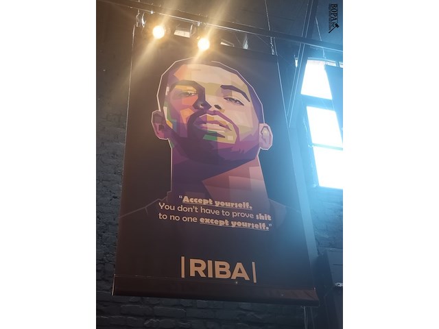 Lot 50 - zeil met afbeelding drake - afbeelding 1 van  3