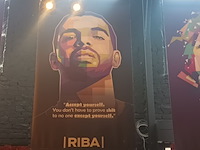 Lot 50 - zeil met afbeelding drake - afbeelding 3 van  3