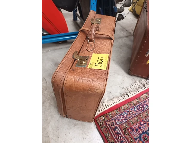 Lot 500 - vintage lederen reiskoffer - afbeelding 1 van  3