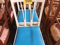 Lot 500 - vintage stoel met blauwe zitting. 2 stuks - afbeelding 1 van  4