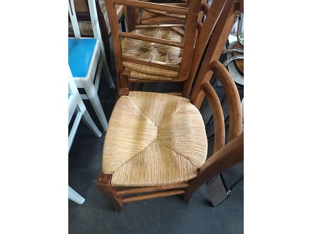 Lot 501 - boerenstoelen met rieten zitting. 4 stuks - afbeelding 5 van  5