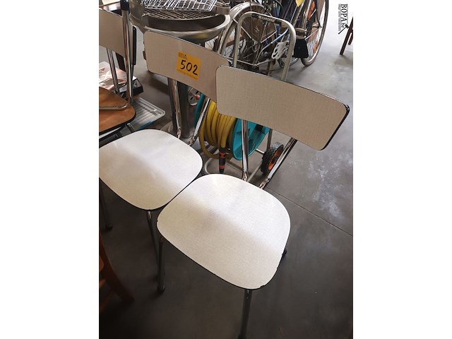 Lot 502 - retro keukenstoelen wit. 4 stuks - afbeelding 1 van  4
