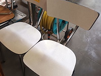 Lot 502 - retro keukenstoelen wit. 4 stuks - afbeelding 1 van  4