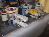 Lot 502 - tape afrollers. 6 stuks - afbeelding 1 van  2