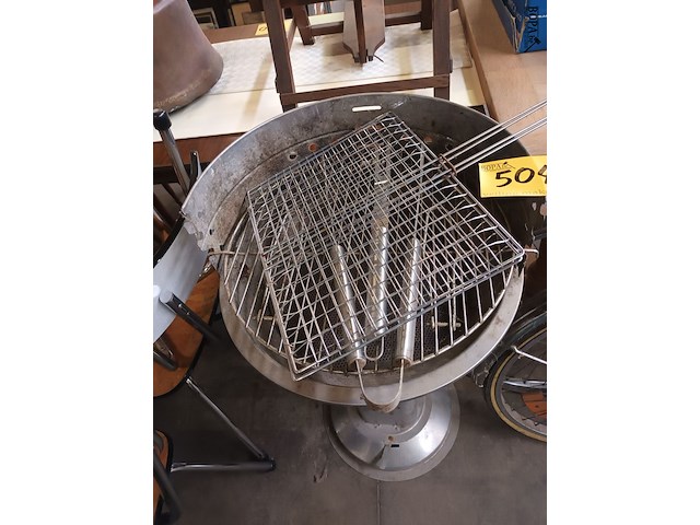 Lot 504 - bbq met toebehoren - afbeelding 3 van  4